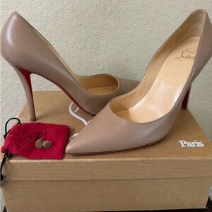 CHRISTIAN LOUBOUTIN HEELS!! 👠